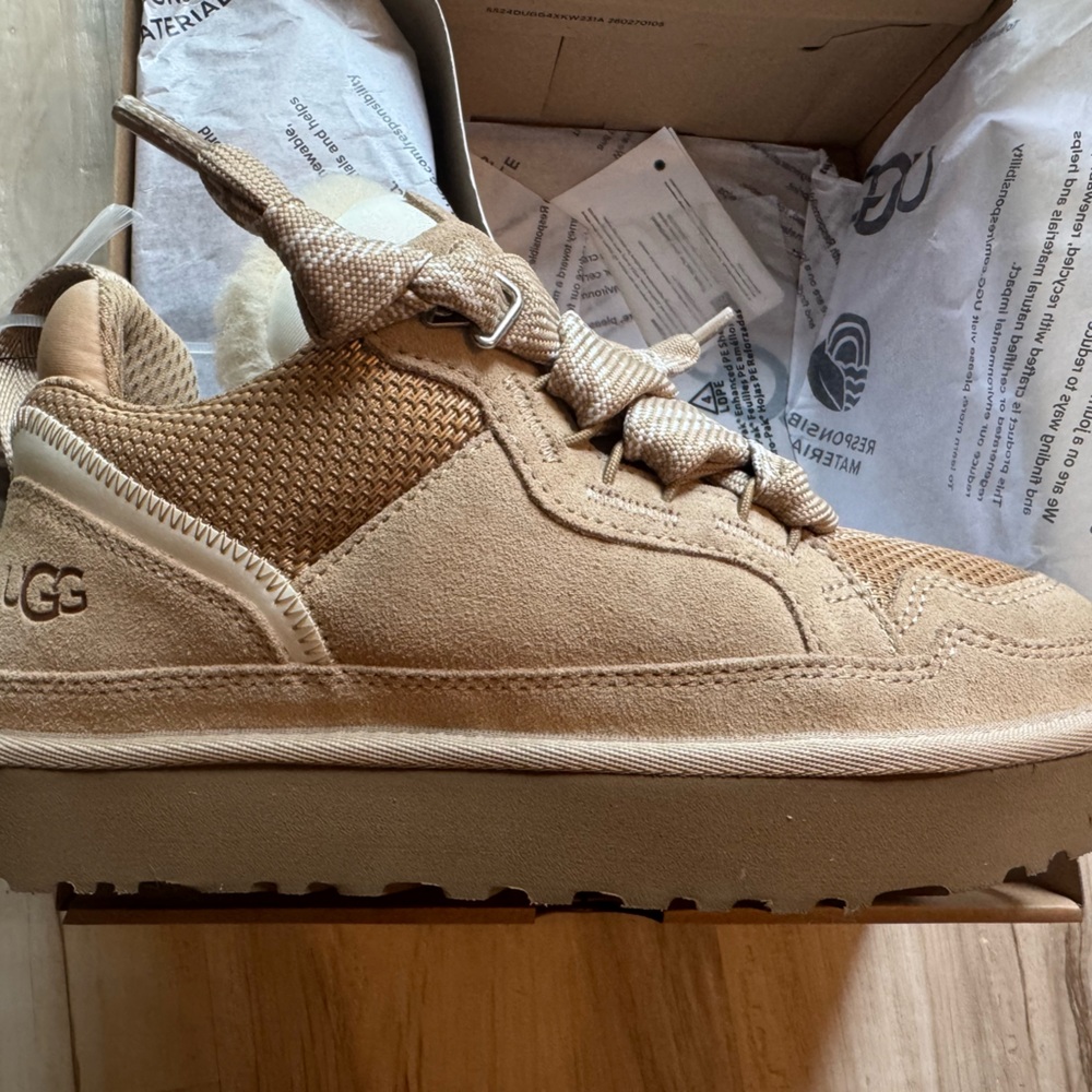 UGG Women's Lowmel in Tan